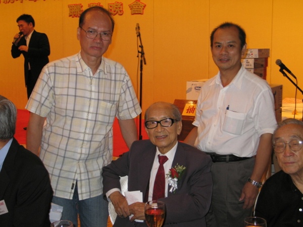 27-9-2008與校長攝於香港演藝界慶祝中華人民共和國成立五十九週年聯歡晚會